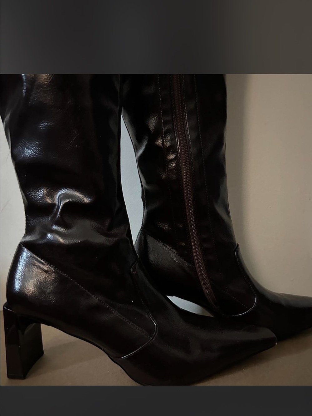 Women’s Knee-High Pointed Toe Block Heel Boots - Black